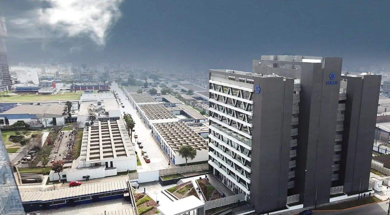 Reconocidos como el Mejor Instituto de Educación Superior por 15 años consecutivos*